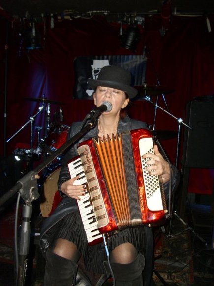 MARNI RICE (Le GARAGE CABARET, MAD JUANA)