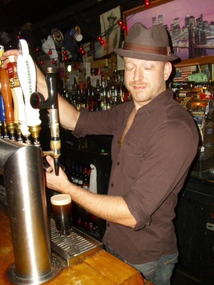 HANKS' Bartender - DAN da MAN