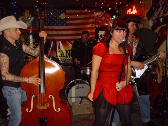 LATE NITE CATFIGHT/FIDDLES, GREG, TANIA and MICK