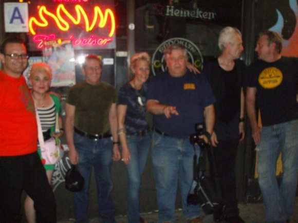 GORDON, DEBRA, BOBBY, JANIS, PHIL SIMKO, KEVIN and CURT hanging outside HANKS SALOON!