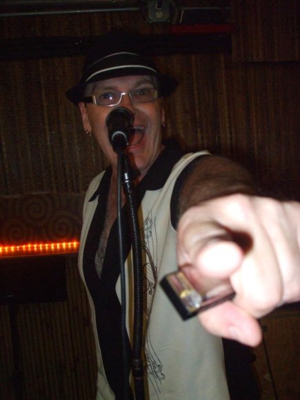 JOEY KELLY joins the NYC PYRATZ for a song or two!