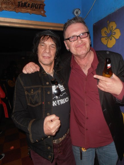 GASS WILD (LOVE PIRATES) hanging with JOEY KELLY (BUDDY LOVE)!