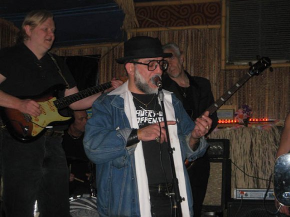 Mr. WOOD with WILD BILL THOMPSON and KEVIN SHAW of THE HUDSON DUSTERS at OTTO's, 4/22/07